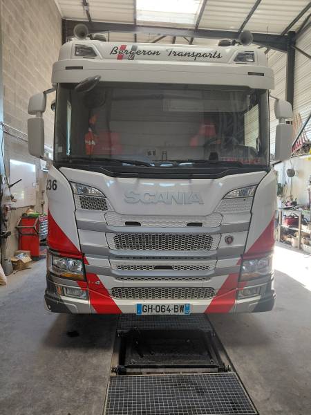 Contrôle CID d'un poids lourd Scania G410 GNC pour Bergeron Transport à Saint-Marcellin-en-Forez